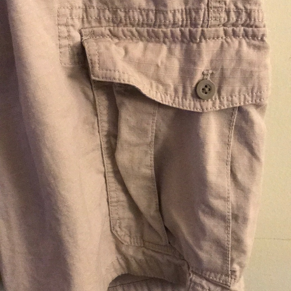 IZOD Cargo Shorts - Picture 5 of 6